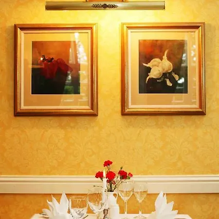 House Hotel 3*